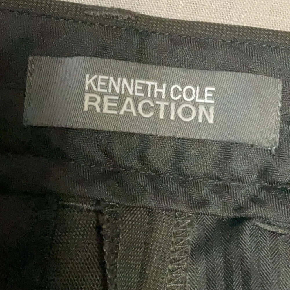 KENNETH Cole - Picture 4 of 7